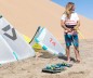 Preview: Duotone Boardshorts DT19inch Turquoise beim aufbauen des Kites