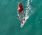 Preview: Starboard Carve Starlite Carbon Board 2026  auf dem weg zum Strand
