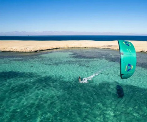 Duotone Evo Kite SLS C12 Green.Purple 2026 beim Kiten