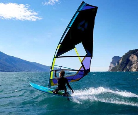 Duotone Eagle Set + EPX Freeride Rig beim Windsurfen