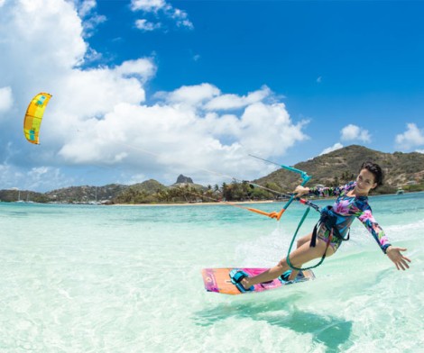Duotone Soleil Freeride + Freestyle Board beim Kiten auf dem Wasser