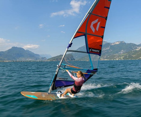 Fanatic Gecko Eco 2021 beim Windsurfen