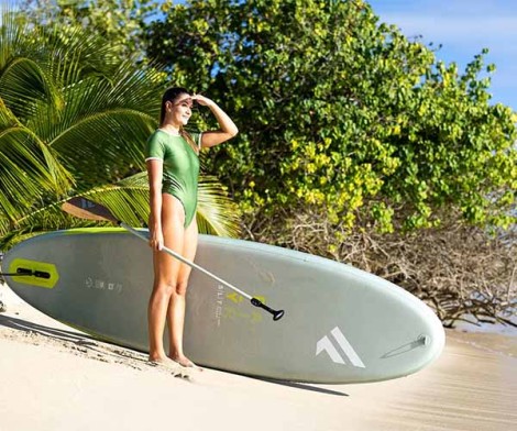 Fanatic iSup Fly Air SLT Board Set 2025 vor dem Paddeln