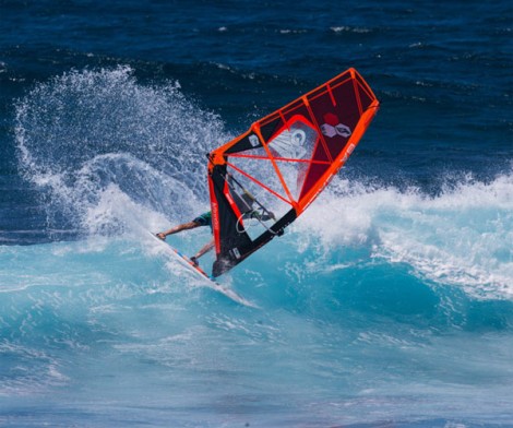 Gaastra Sails Manic Hardcore Wave auf der Welle Windsurfen