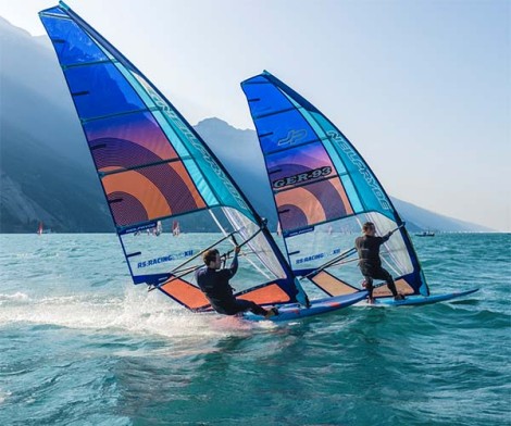 Beim Windsurfen im Trapez