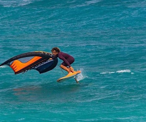 Naish S25 Wing Surfer auf der Welle