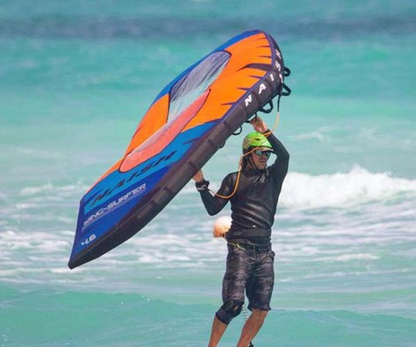 Naish S25 Wing Surfer beim Foilen