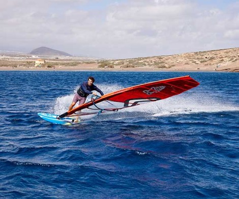 Starboard Futura Wood Sandwich Model beim Halsen