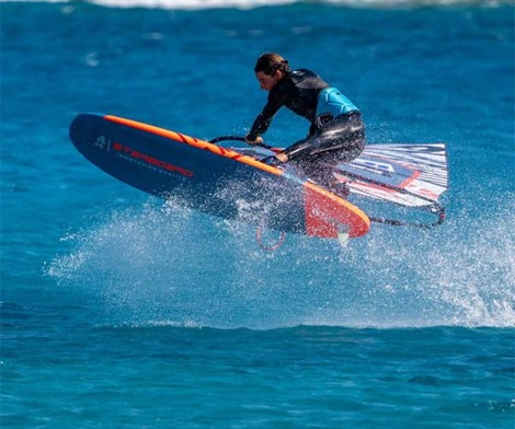 Starboard IGnite Freestyle Board 2022 beim sprung