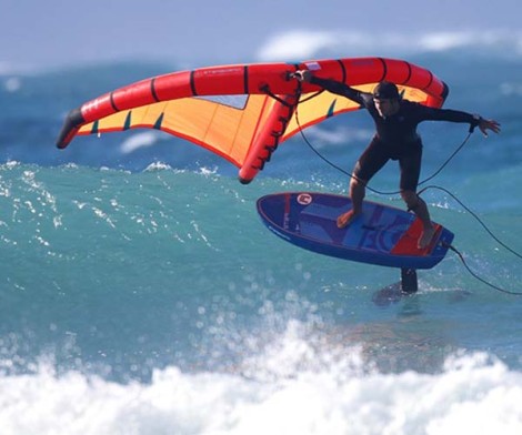 Starboard Free Wing Air Blau beim Sprung