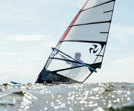 Preview: Loftsails Switchblade Race Segel C2 Weiß beim Racen