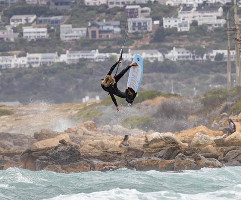 Cabrinha Method Surf Crossover 2023 beim Sprung