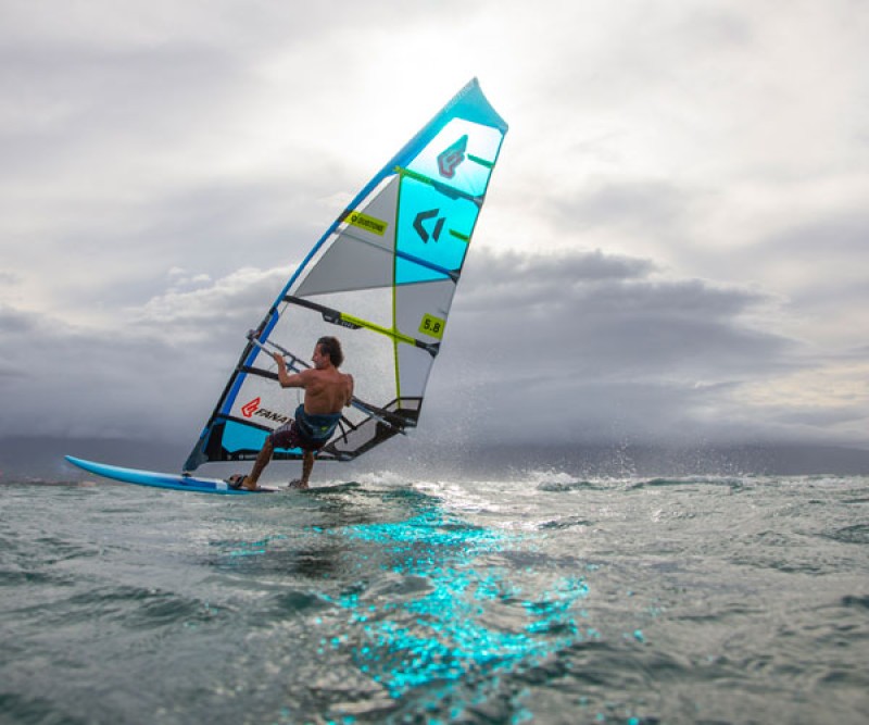 Duotone E Type Rigg  beim Windsurfen