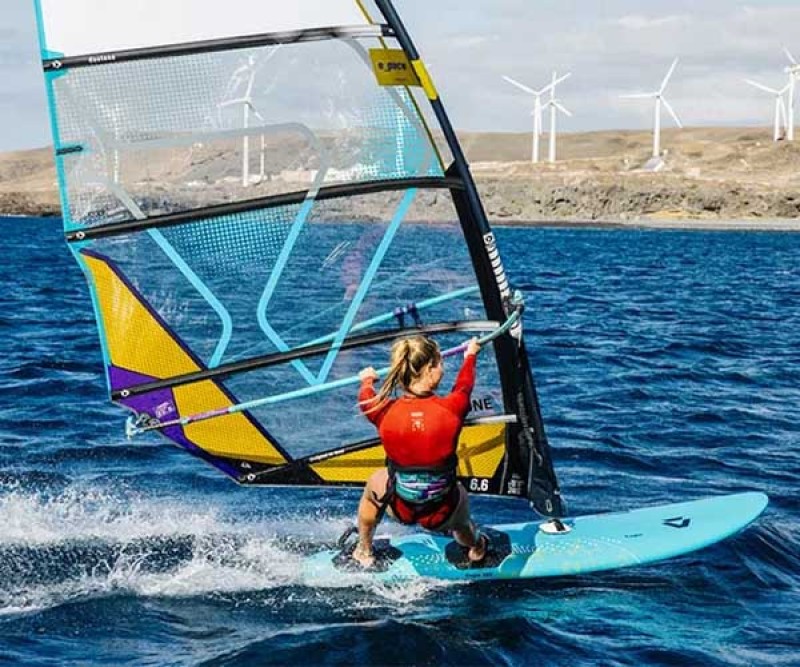 Duotone Eagle Set + EPX Freeride Rig beim Windsurfen