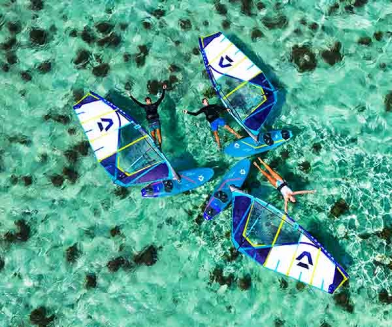 Duotone FreeWave SLS Board 024 beim Windsurfen