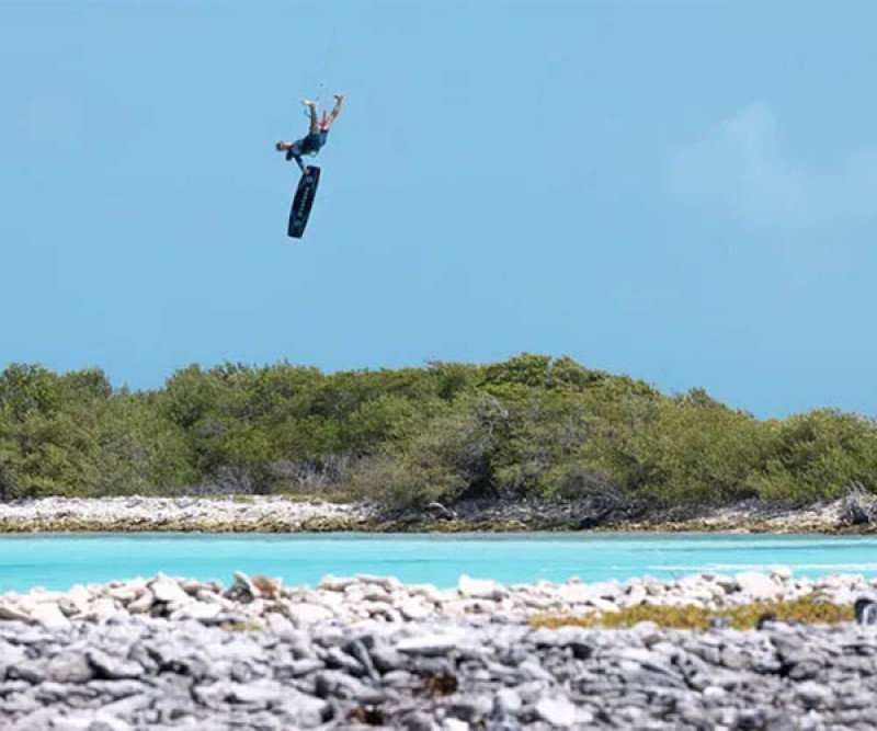 Duotone Jaime SLS Freestyle Kite Board 026  beim Kiten