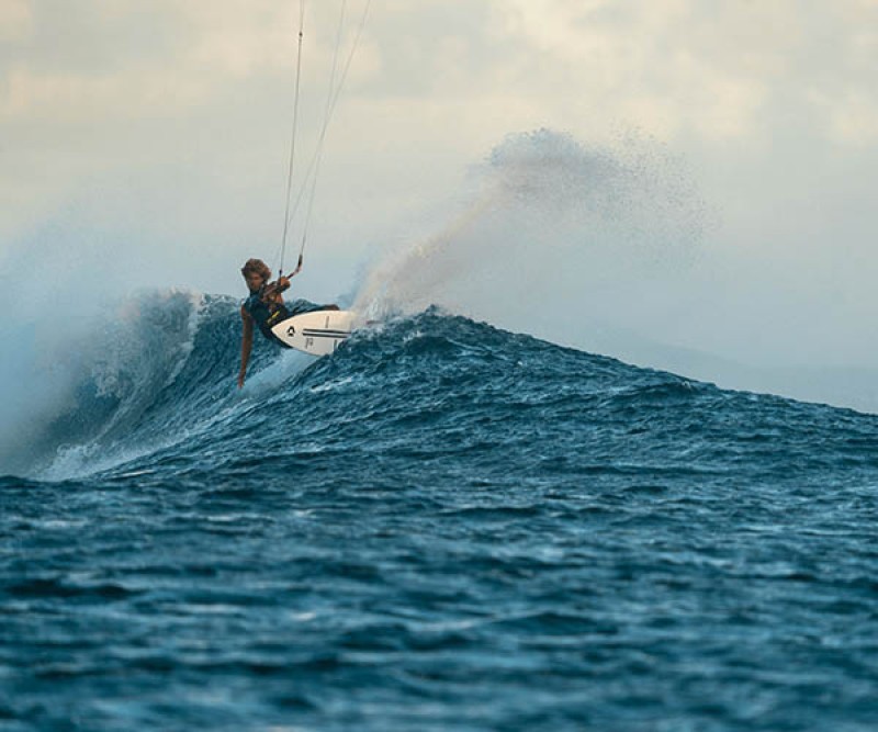 Duotone Wam D/LAP Kitesurf Board 024 in der Welle