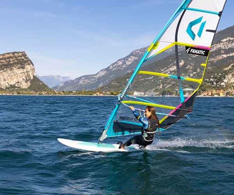 Fanatic Blast HRS 100 + 147L Freeride beim Heizen auf dem See