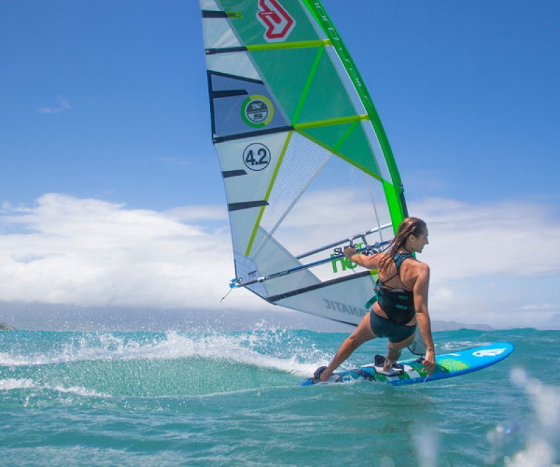 Windsurfen am Strand von Hawaii