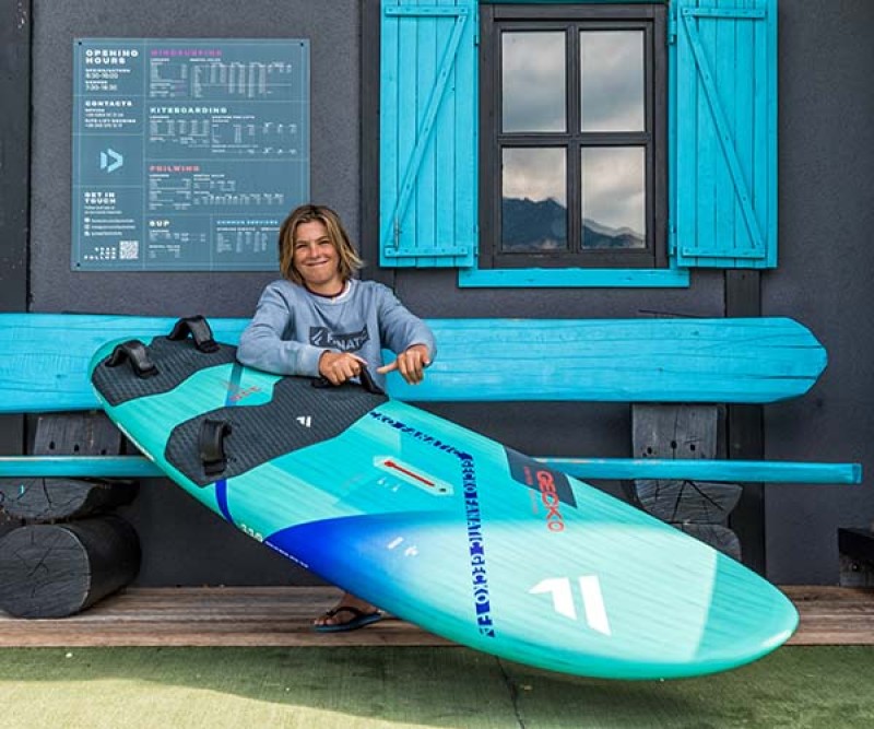 Fanatic Gecko LTD 2023  vor dem Windsurfen