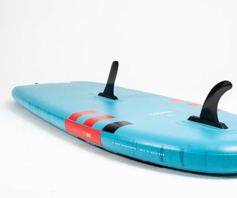 Fanatic Viper Air Windsurf Unterwasserschiff mit zwei Finnen
