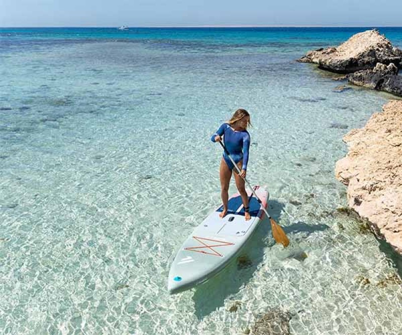 Fanatic Blitz Air Sup SLT 11.2 + 12.0 Board 025 am Ufer