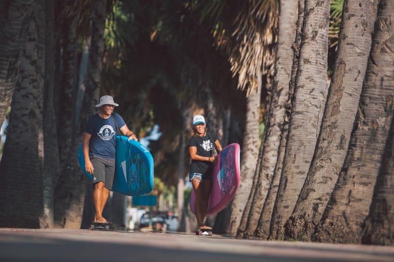 Starboard Sup Go 11.2 x 32" ASAP mit dem Board zum Beach