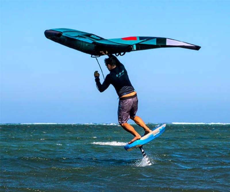 Indiana Ozone Wasp V1 3.0 Wingsurfing beim Halsen
