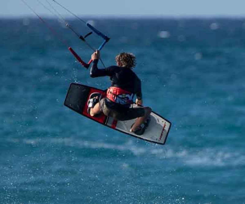 Naish Motion Freeride 2020 beim Sprung