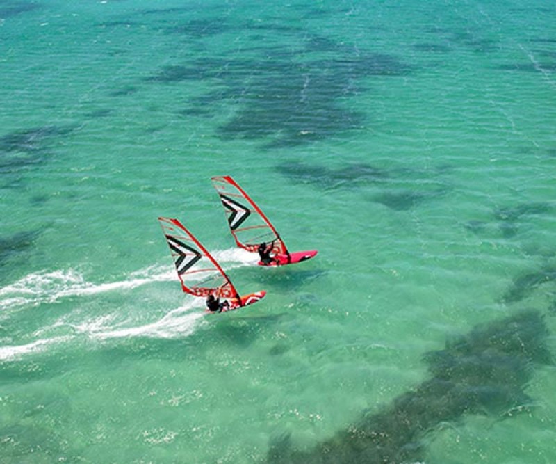 Severne Convert 024 Freeride Segel Rot zu zweit Windsurfen