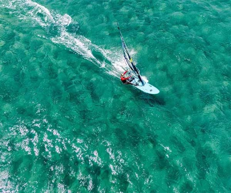 Duotone Eagle SLS C56 Freeride Board 026 beim Windsurfen